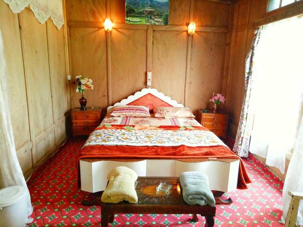 New Bul Bul Group Of Houseboats Srinagar Durgjan Exterior foto