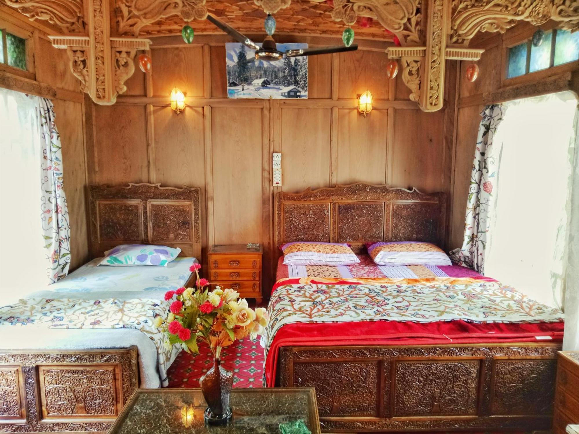 New Bul Bul Group Of Houseboats Srinagar Durgjan Exterior foto