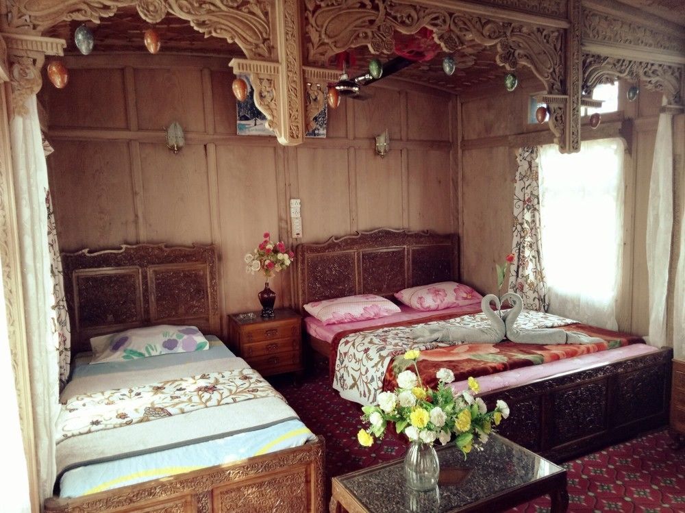 New Bul Bul Group Of Houseboats Srinagar Durgjan Exterior foto