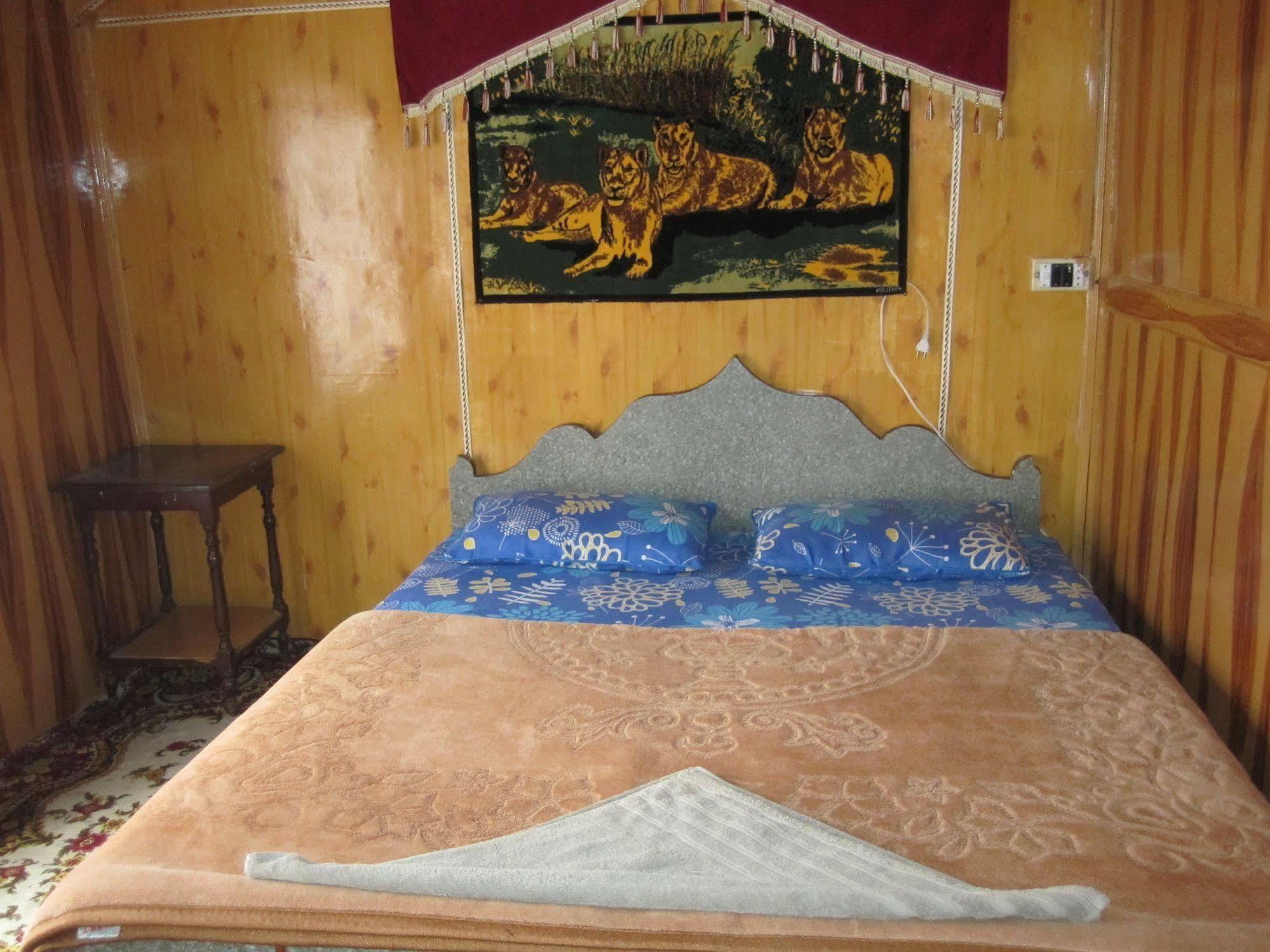 New Bul Bul Group Of Houseboats Srinagar Durgjan Exterior foto