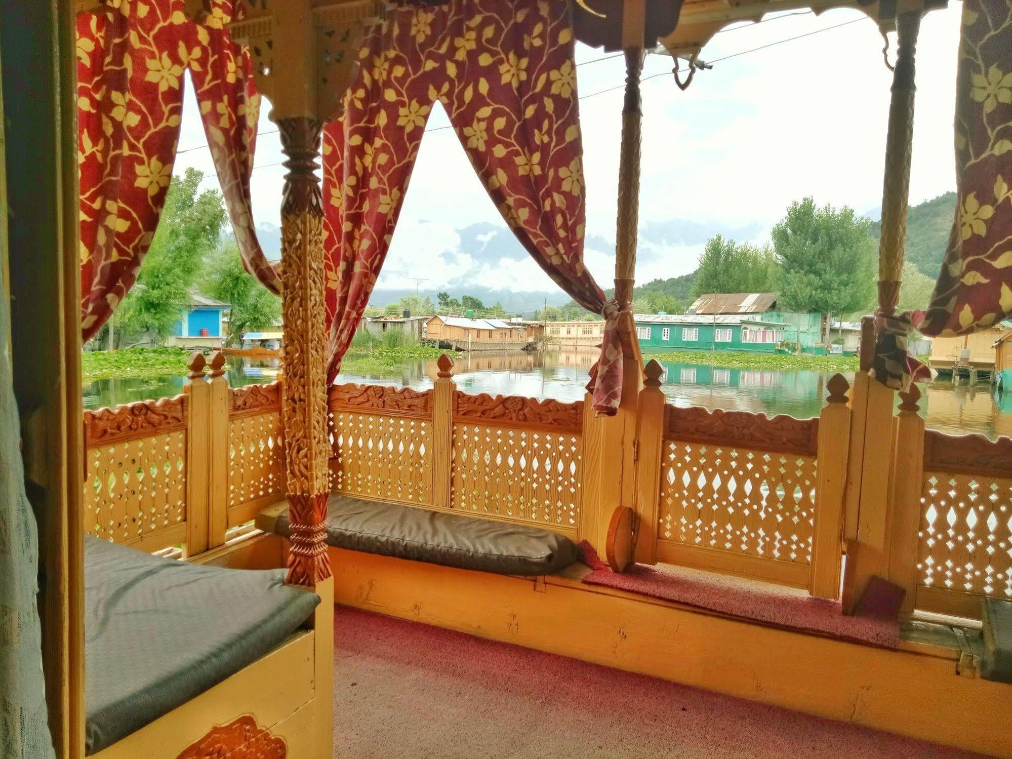New Bul Bul Group Of Houseboats Srinagar Durgjan Exterior foto